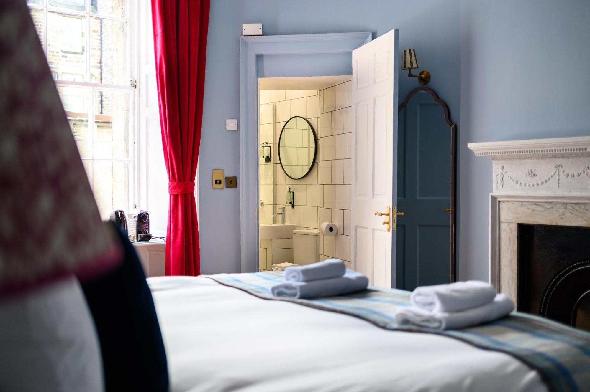 Queen Charlotte Guesthouse Edinburg Exteriör bild